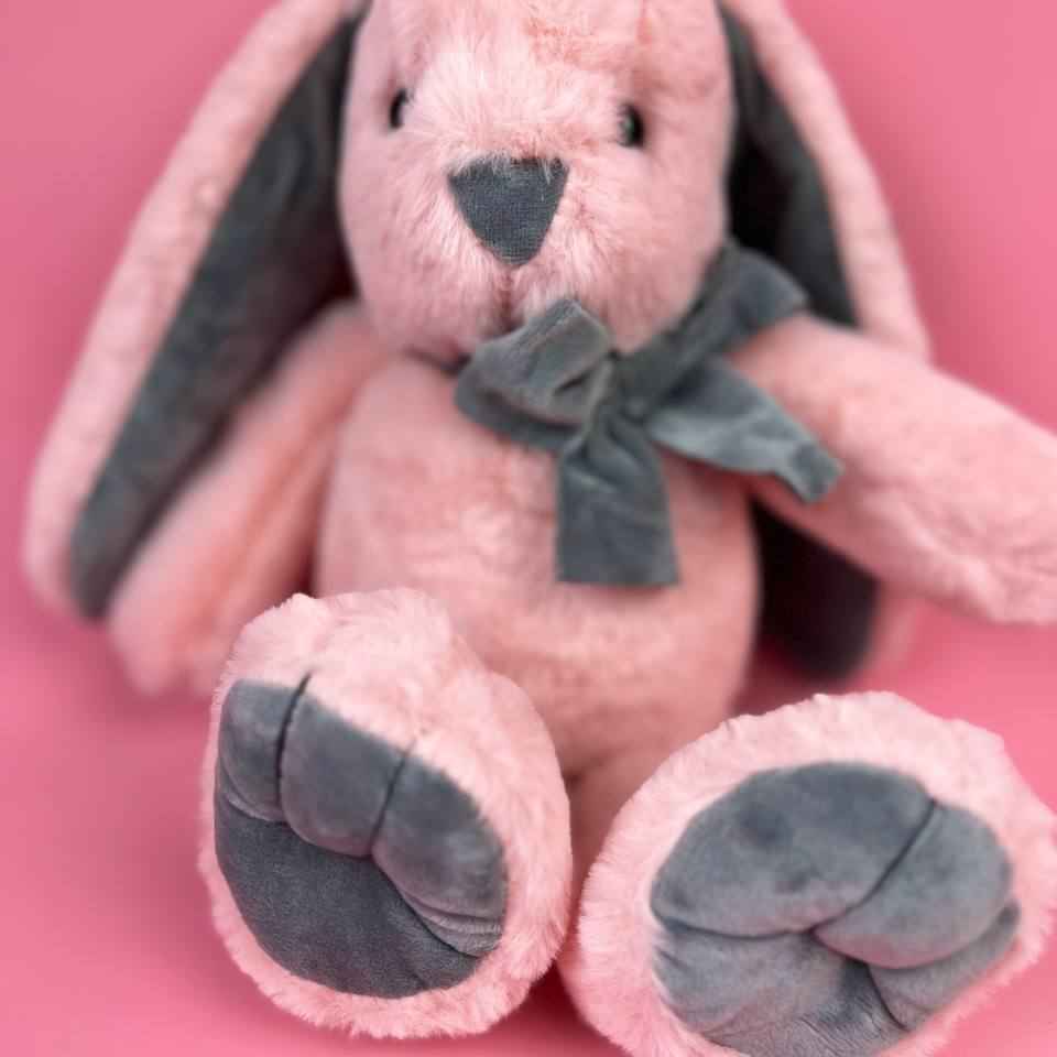 Зайчики з довгими вушками