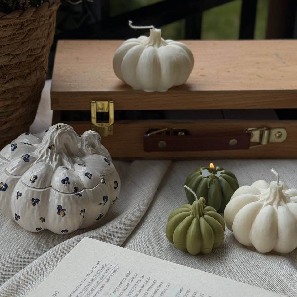 Свіча гарбуз в кашпо