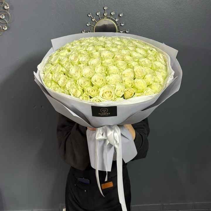 Букет из 101 белой розы