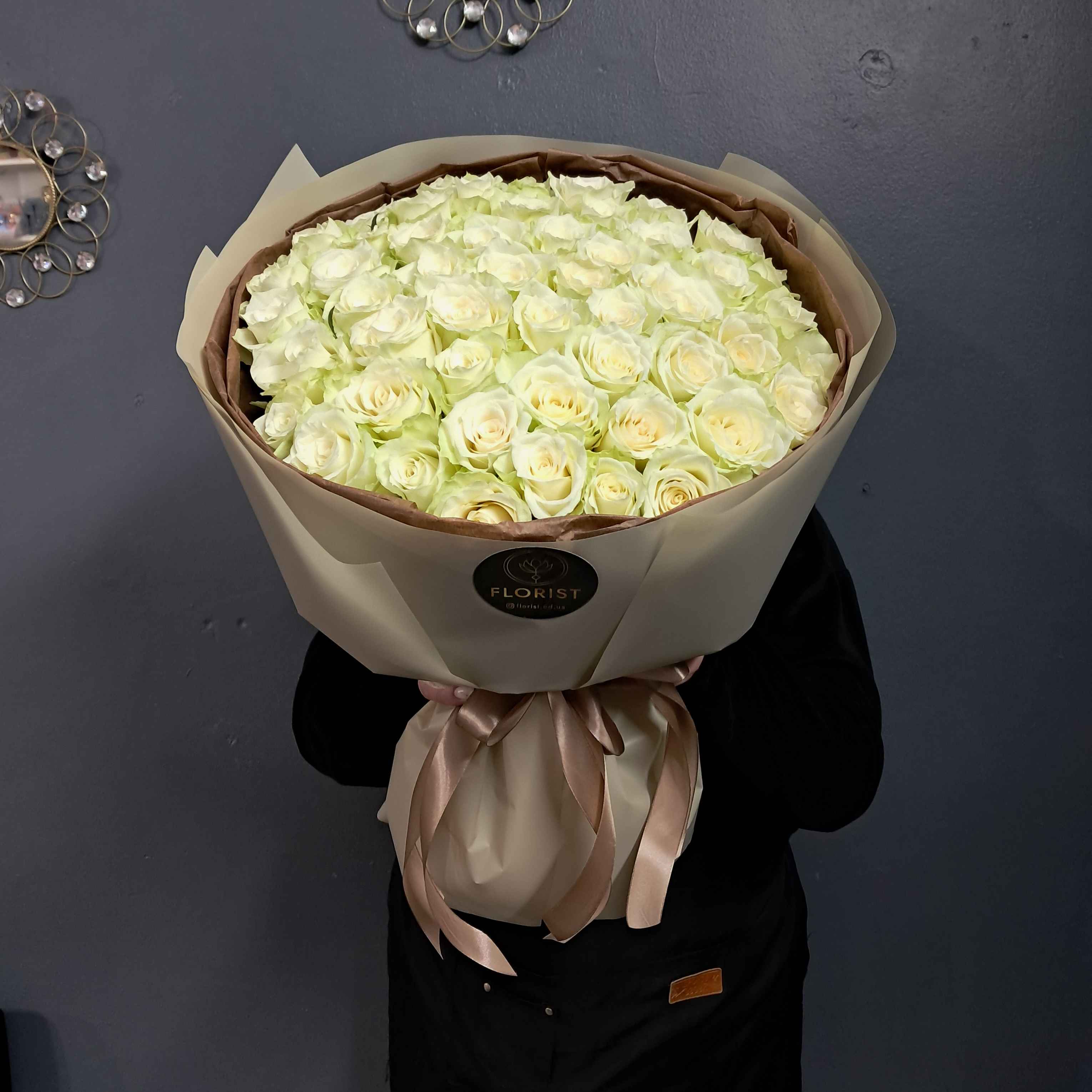 Букет из 51 белой розы