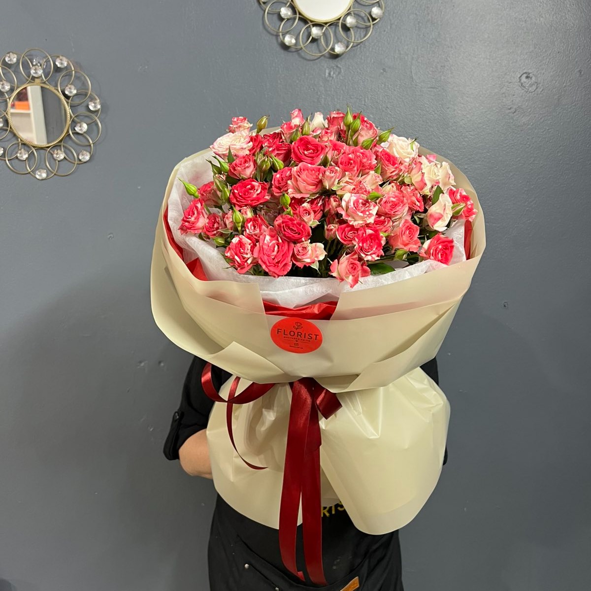 Букет из кустовых роз